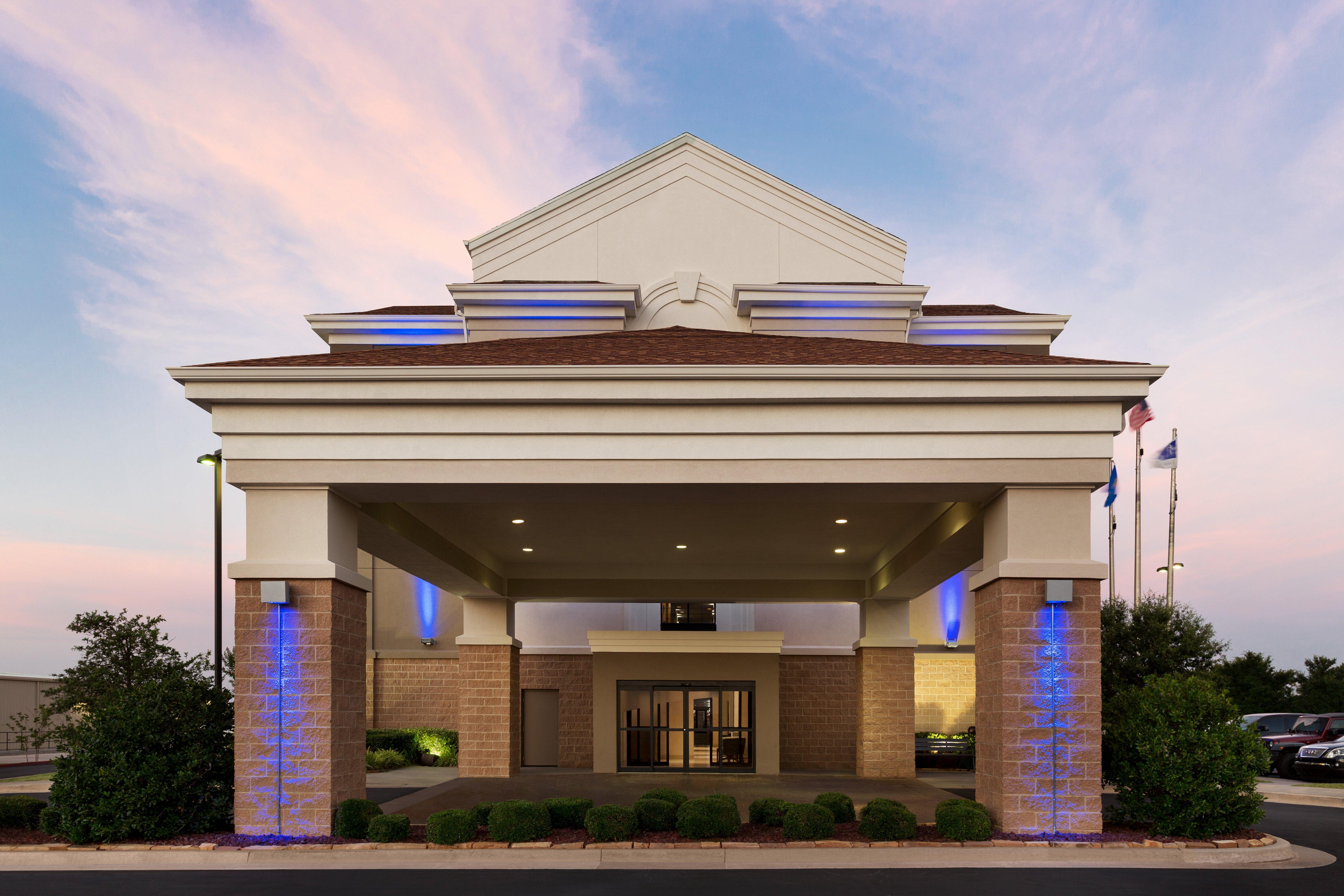 Holiday Inn Express Hotel & Suites Shawnee I-40 By Ihg Esterno foto