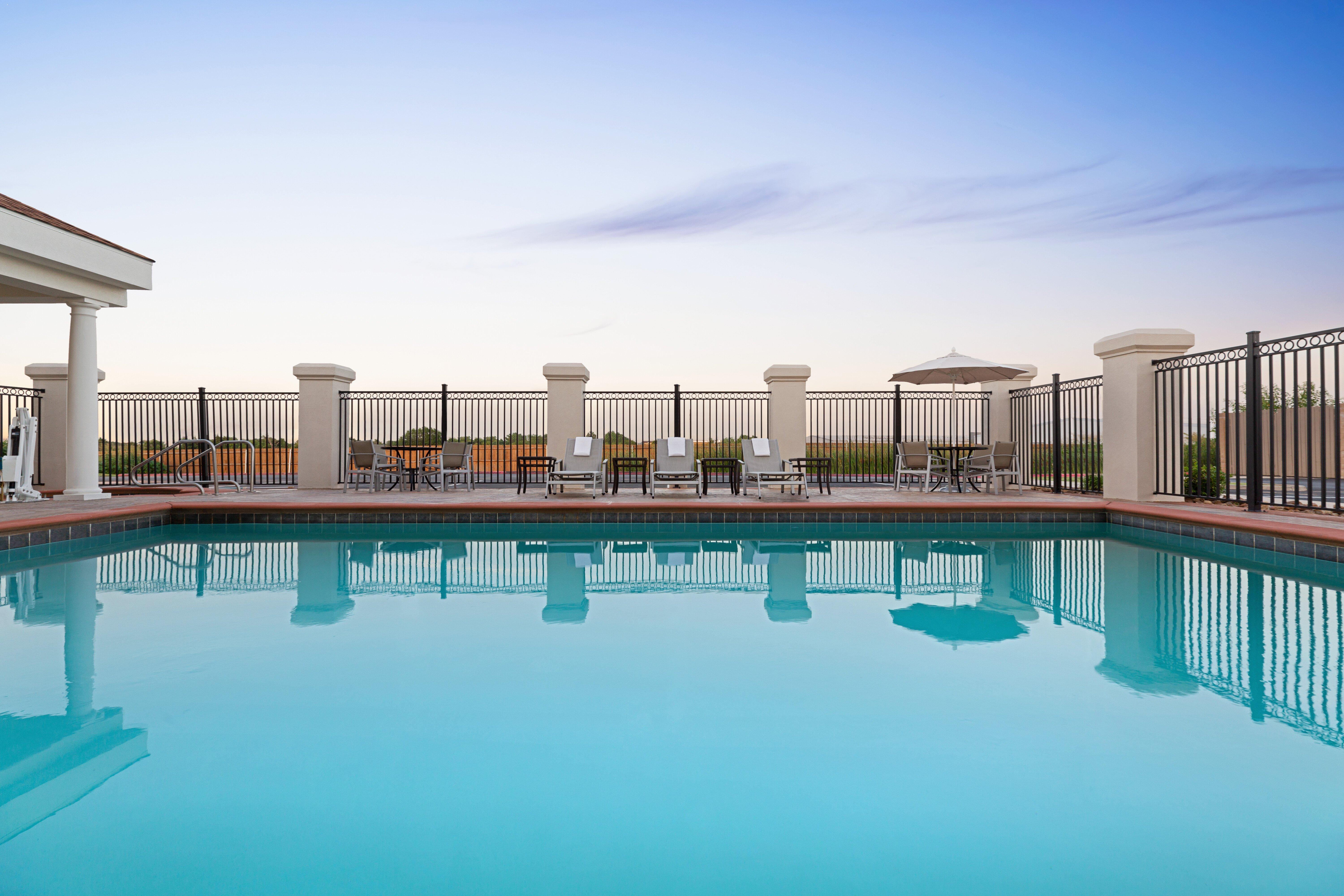 Holiday Inn Express Hotel & Suites Shawnee I-40 By Ihg Esterno foto