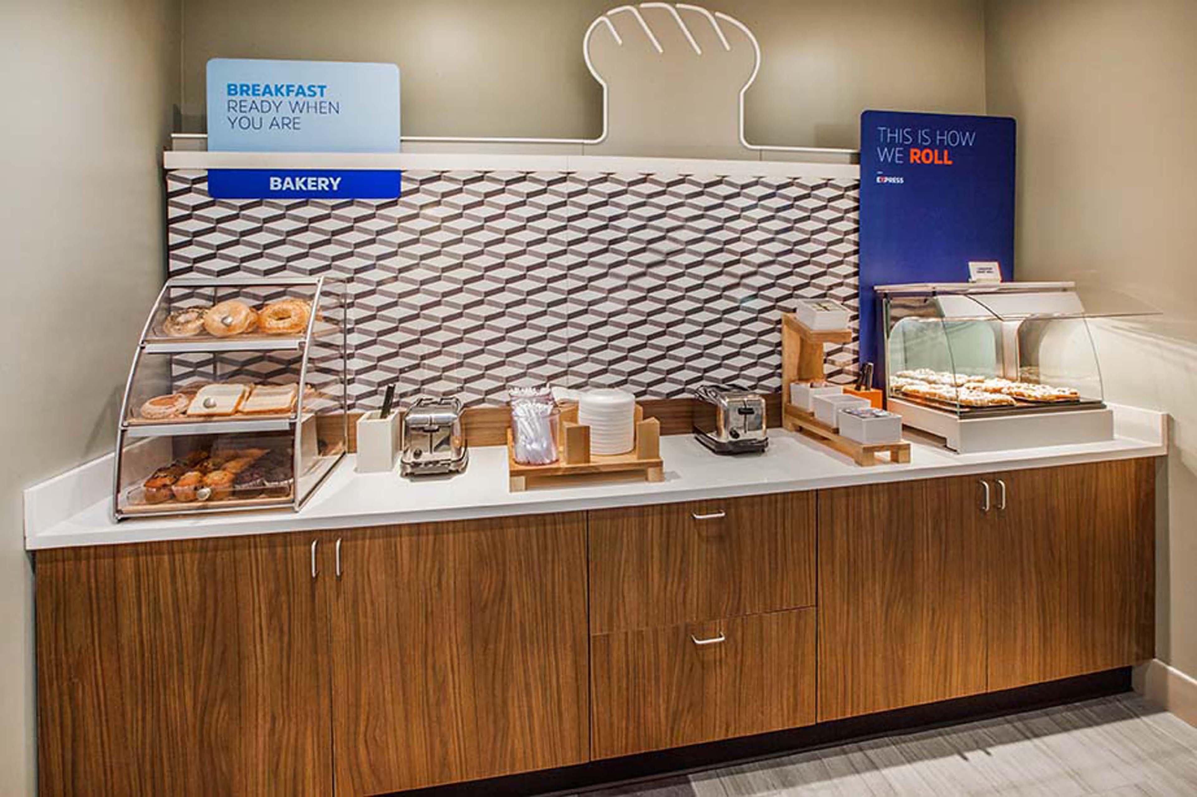 Holiday Inn Express Hotel & Suites Shawnee I-40 By Ihg Esterno foto
