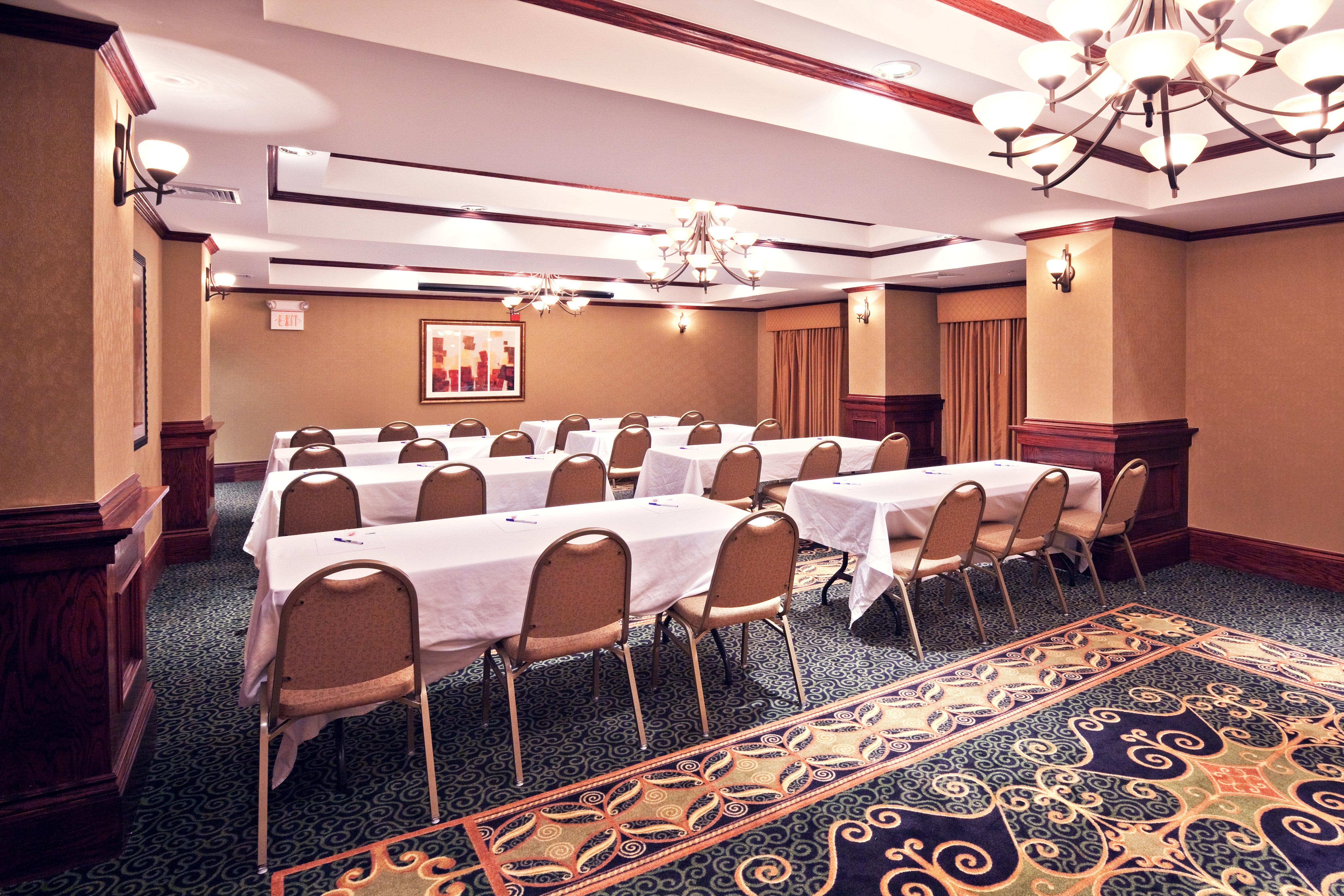 Holiday Inn Express Hotel & Suites Shawnee I-40 By Ihg Esterno foto