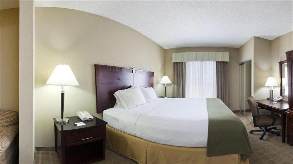Holiday Inn Express Hotel & Suites Shawnee I-40 By Ihg Esterno foto